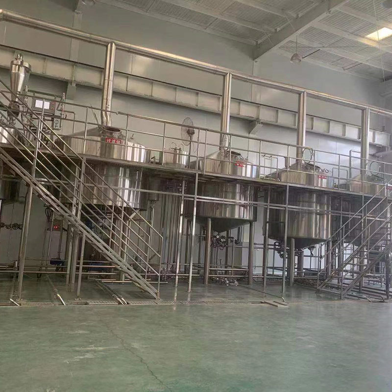 三台小型啤酒设备