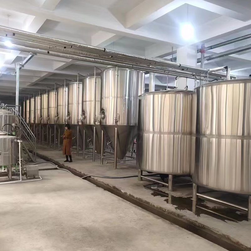 三台小型啤酒设备