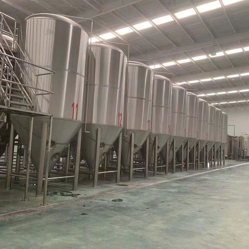 三台小型啤酒设备
